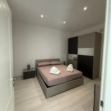 Double Spaces Vado Apartamento